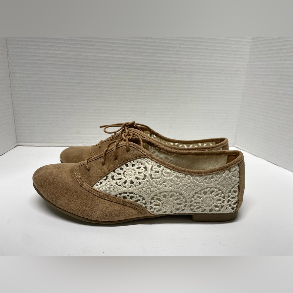 LOWER EAST SIDE Tan Lace-Panel Oxford Flats